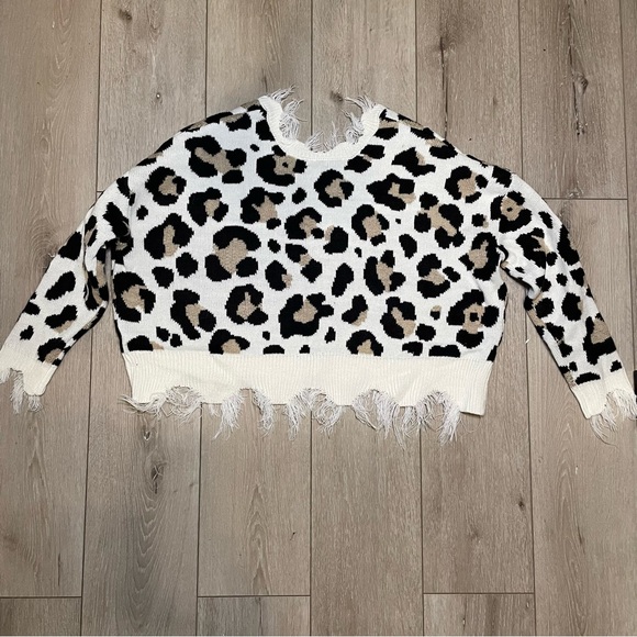 Rue‎ 21 Leopard Print Distressed V-Neck Cropped Sweater Women’s Size Medium - Picture 2 of 7